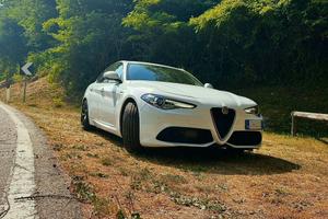 ALFA ROMEO Giulia 210 CV Q4 Veloce