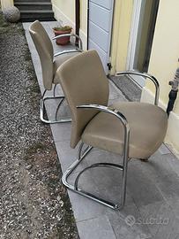 Due poltroncine da salotto stile cantilever
