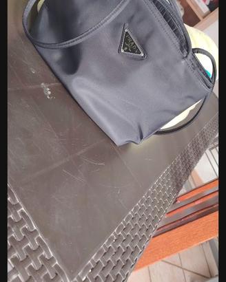 Borsa vintage Prada nera in nylon