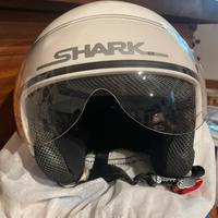 Casco Shark
