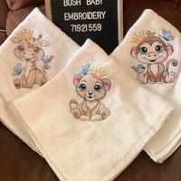 Tovaglie, bavaglini e asciugamani personalizzati 