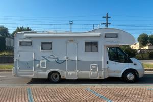 Camper con gancio di traino