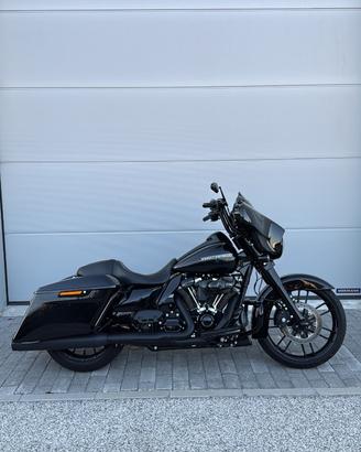 Harley-Davidson Street Glide Special 107