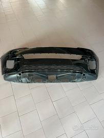 Paraurti anteriore range rover da riparare