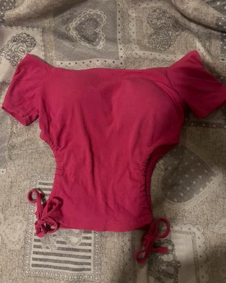 Top rosa fucsia con spalle/lato scoperti