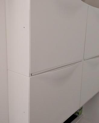 Ikea trones