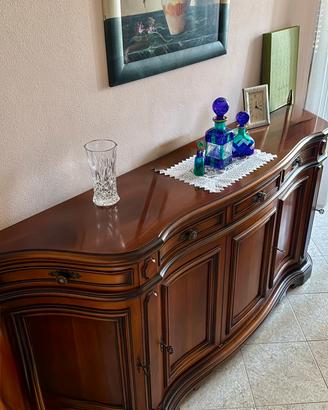 Credenza in legno stile classico