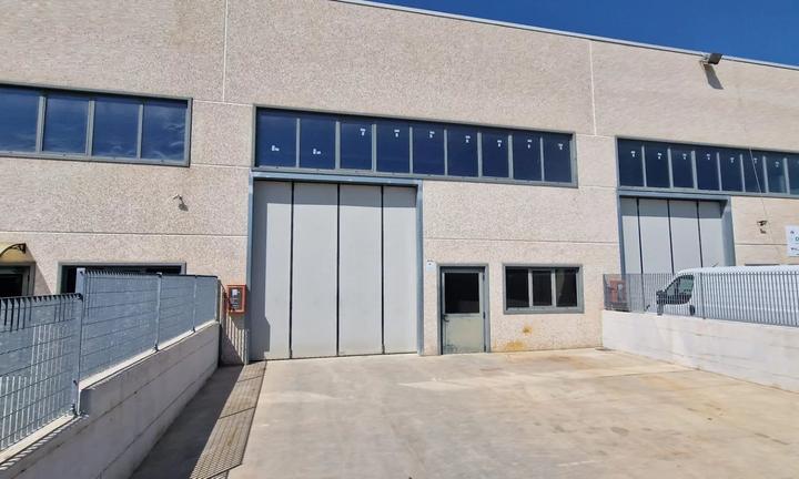 CAPANNONE CON CORTE ESCLUSIVA