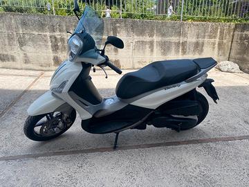 Piaggio Beverly 350