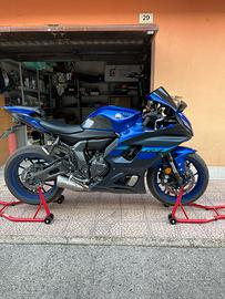 Yamaha r7