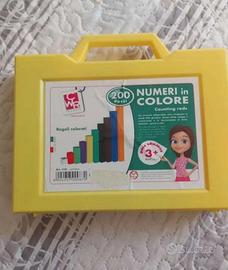 valigetta di regole colorate