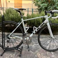 Bicicletta da corsa in carbonio LOOK 566