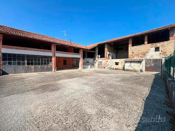 RUSTICO A CASTREZZATO