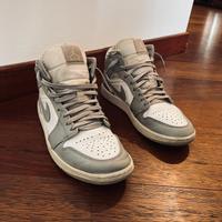 Nike Air Jordan 1 bianche e grigie