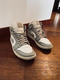 Nike Air Jordan 1 bianche e grigie