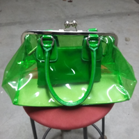 Borsa da donna in materiale plastico