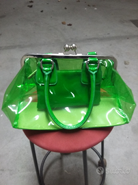 Borsa da donna in materiale plastico