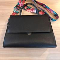 Borsa Nera, tracolla e laterale a fiori