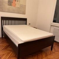 Letto alla francese con materasso e topper