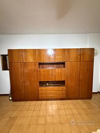 Mobile da soggiorno in legno .