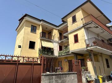 2 LOCALI A GIUGLIANO IN CAMPANIA