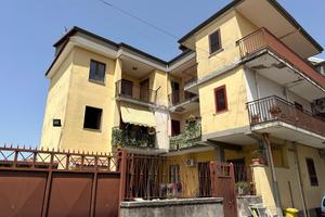 2 LOCALI A GIUGLIANO IN CAMPANIA