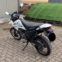 Suzuki DR 125