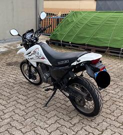 Suzuki DR 125