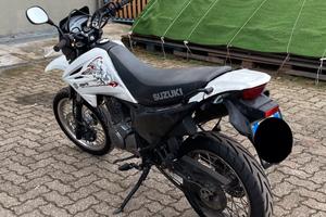 Suzuki DR 125