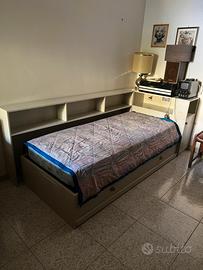 Divano pronto letto/ mat. contenitore e libreria