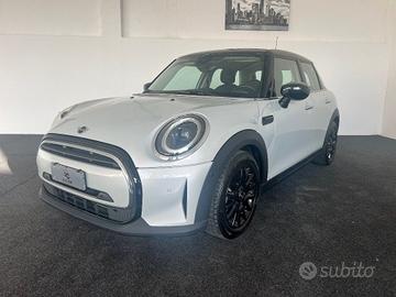 MINI Cooper 1.5 Cooper Business 5 porte