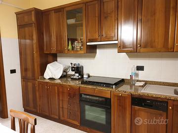 CUCINA COMPONIBILE IN NOCE