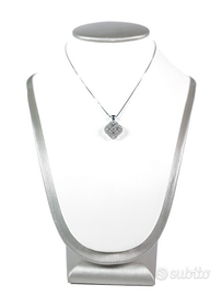 Collana on oro e diamanti