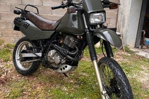 Suzuki DR 600