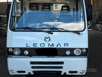 MACCHINA OPERATRICE LEOMAR