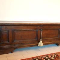 Cassapanca in legno massello 1600