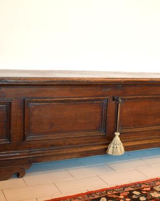 Cassapanca in legno massello 1600