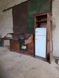 Cucina NUOVA perfetta per una taverna o rustico