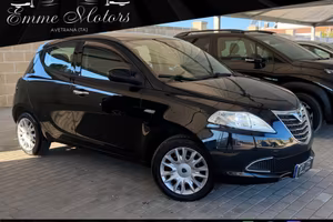 Lancia Ypsilon 1.2 69 CV 5 porte Gold