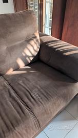 divano scamosciato marrone 3 posti