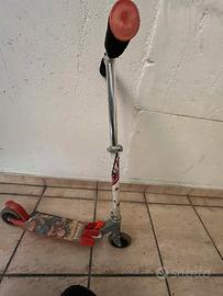 Monopattino spiderman