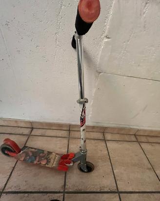 Monopattino spiderman