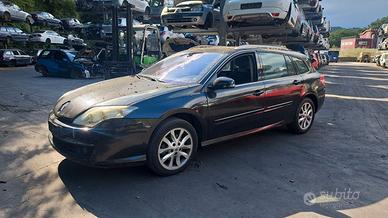 RENAULT LAGUNA 2008 SOLO PER RICAMBI