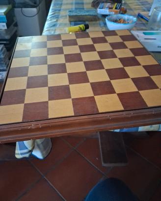 scacchiera in legno