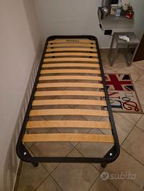 Letto con doghe in legno + materasso