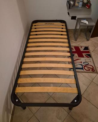 Letto con doghe in legno + materasso