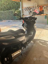Scooter malaguti madison 3 250 ie