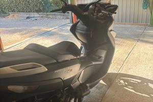 Scooter malaguti madison 3 250 ie