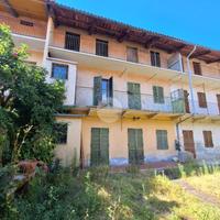 CASA SEMINDIPENDENTE A CARAVINO