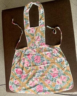 Grembiule con pettorina sartoriale a fiori vintage